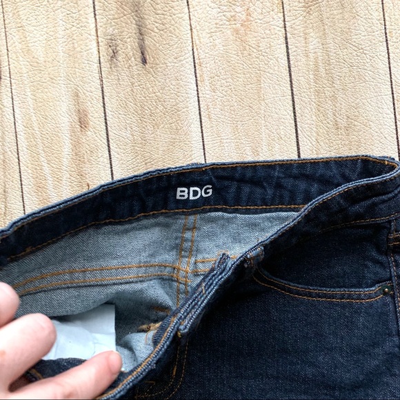 BDG High Rise Erin 5 Pocket Shortie Shorts 25 - Picture 3 of 4